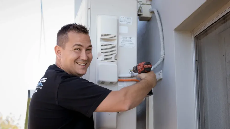 How Professional Air Conditioning Cleaning Improves Efficiency and Lowers Power Bills
